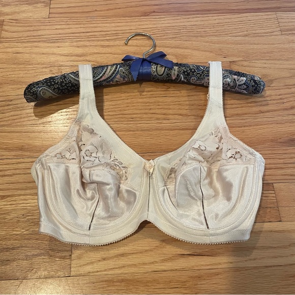 2FOR$30 Vintage Lilyette Nude Satin Bra With Underwire & Lace Size 34D - Picture 3 of 14